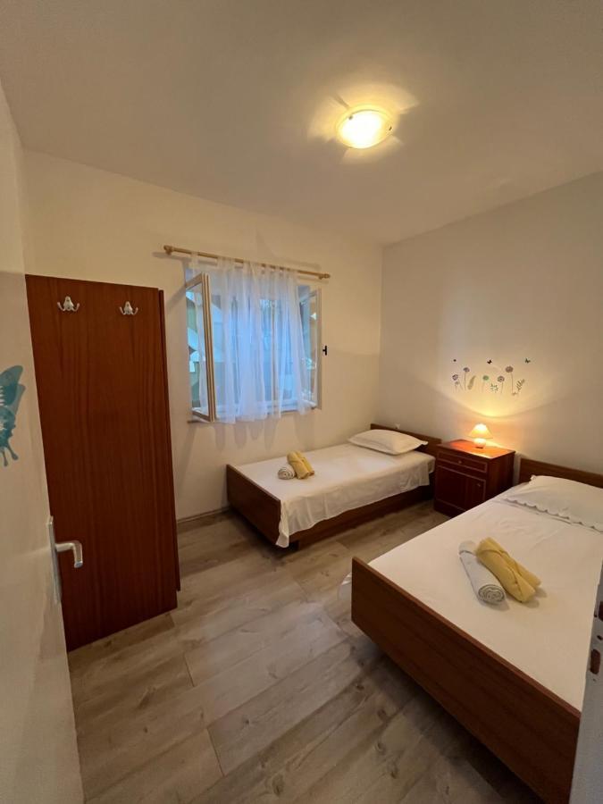Apartman Ivica 奥米什 外观 照片